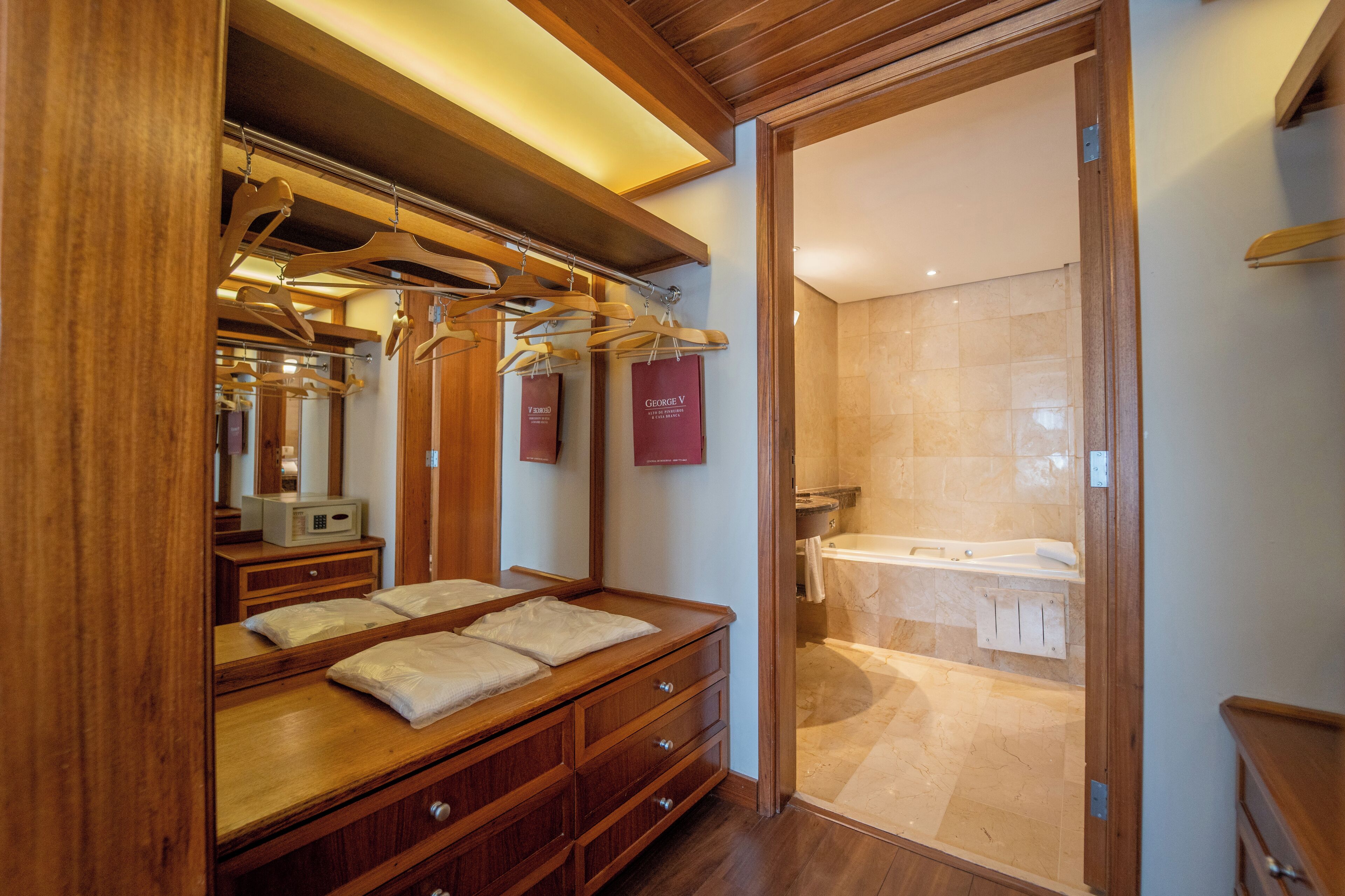 deluxe suite | bathroom | separate bathtub and shower, deep-soaking bathtub, free toiletries