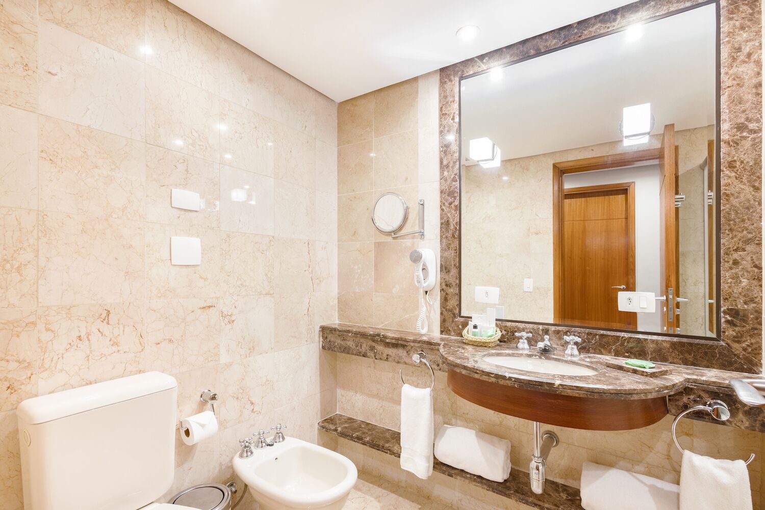 family suite, 2 bedrooms | bathroom | separate bathtub and shower, deep-soaking bathtub, free toiletries