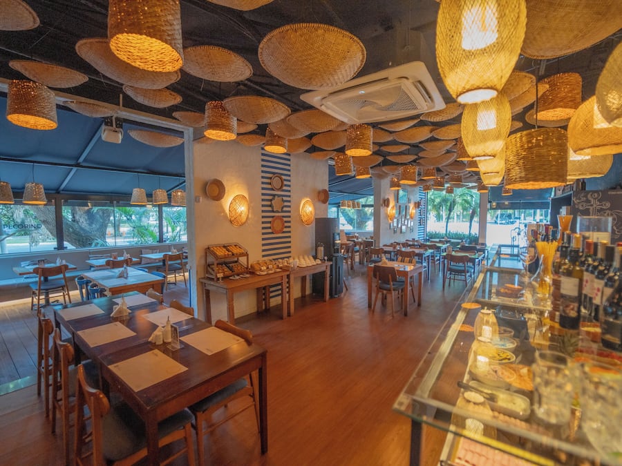 Daily buffet breakfast (BRL 54 per person)