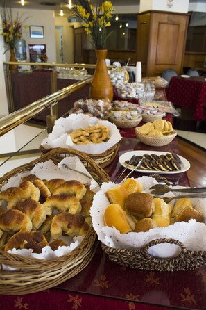 Comida y bebida