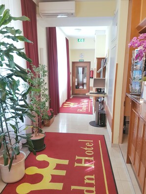 Interior entrance - Hotel Haydn (Vienna)