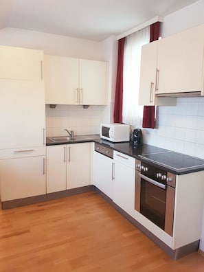 Superior-Apartment, 1 Schlafzimmer, Küche, Stadtblick | Eigene Küche