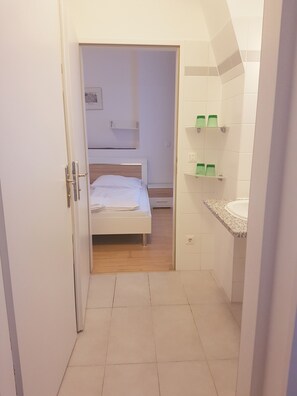 Apartment, 2 Bedrooms (for 4 people) | Bathroom
