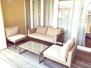 Deluxe-Apartment, 1 Schlafzimmer, Balkon, Stadtblick | Terrasse/Patio