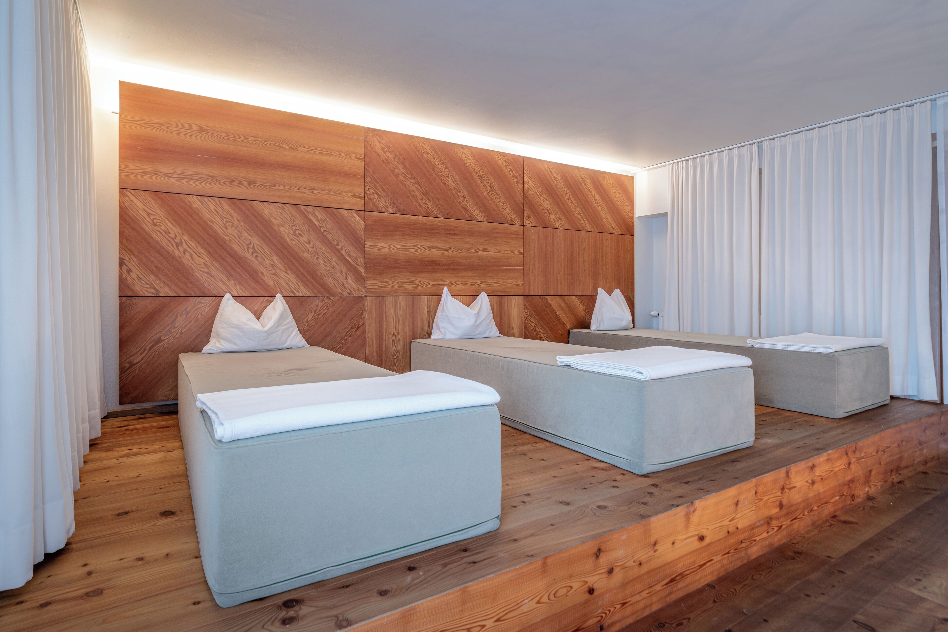 Sauna seca, sauna a vapor, massagens musculares profundas