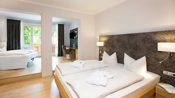 Family Quadruple Room, 1 Bedroom (2-4 People) | Hypo-allergenic bedding, in-room safe, desk, free WiFi