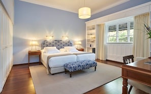 Manor House Suite | Hypo-allergenic bedding, minibar, in-room safe, desk