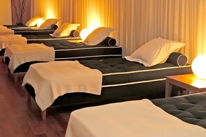 Sauna, bain à remous, hammam, soins corporels, soins d'aromathérapie