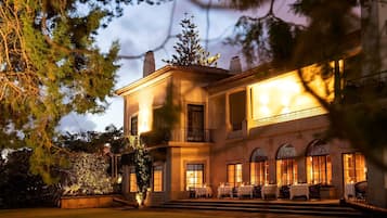 Façade de lâhĂ©bergement - soirĂ©e/nuit