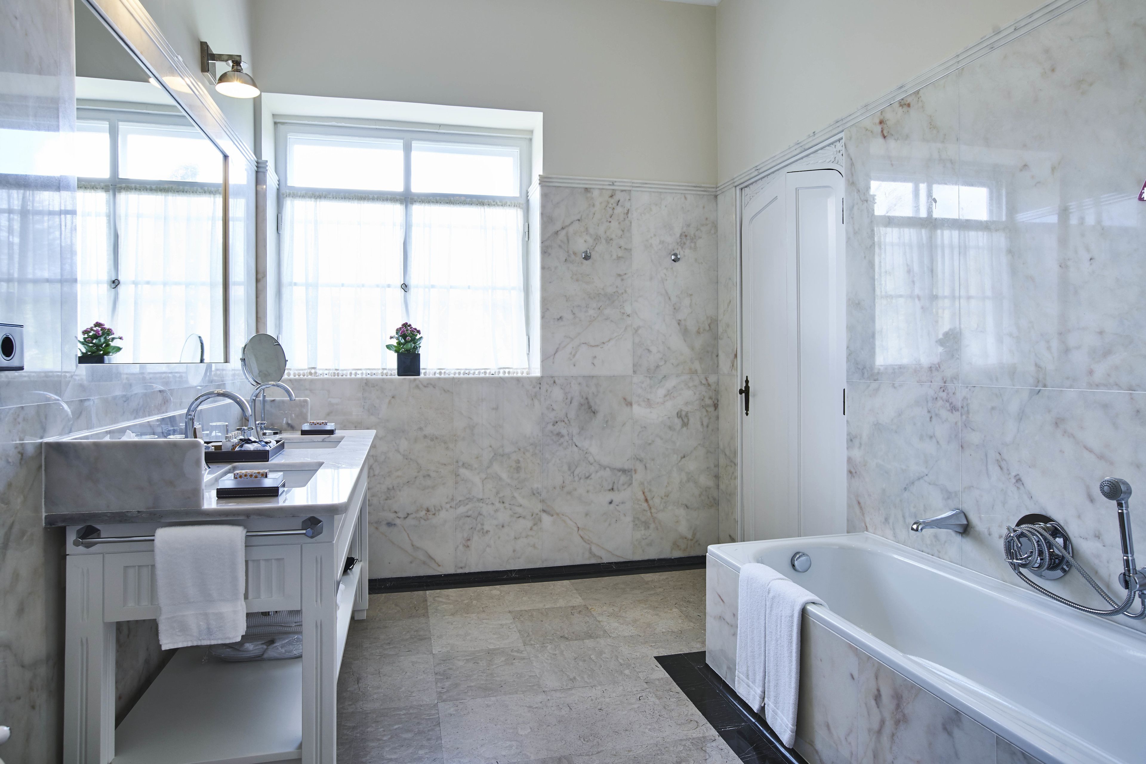 manor house suite | bathroom | free toiletries, hair dryer, bathrobes, slippers