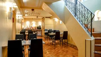 Daily continental breakfast (EUR 18 per person)