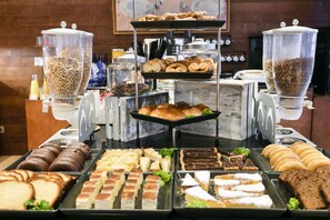 Daily buffet breakfast (EUR 17.00 per person)