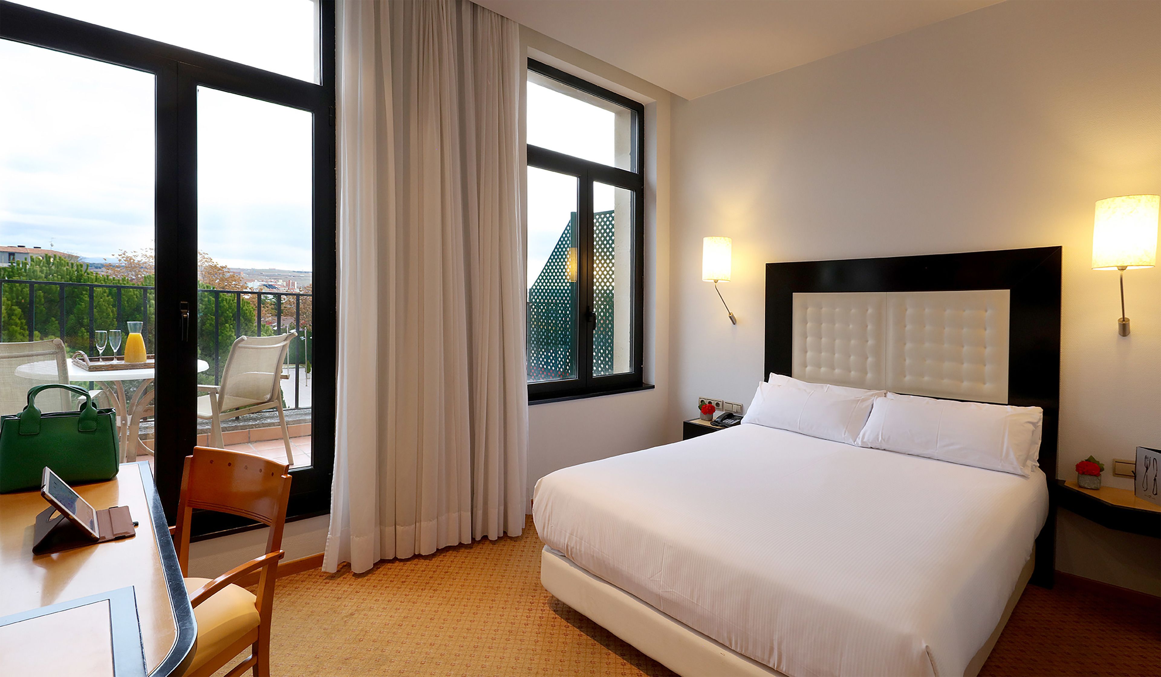 1 bedroom, minibar, in-room safe, desk