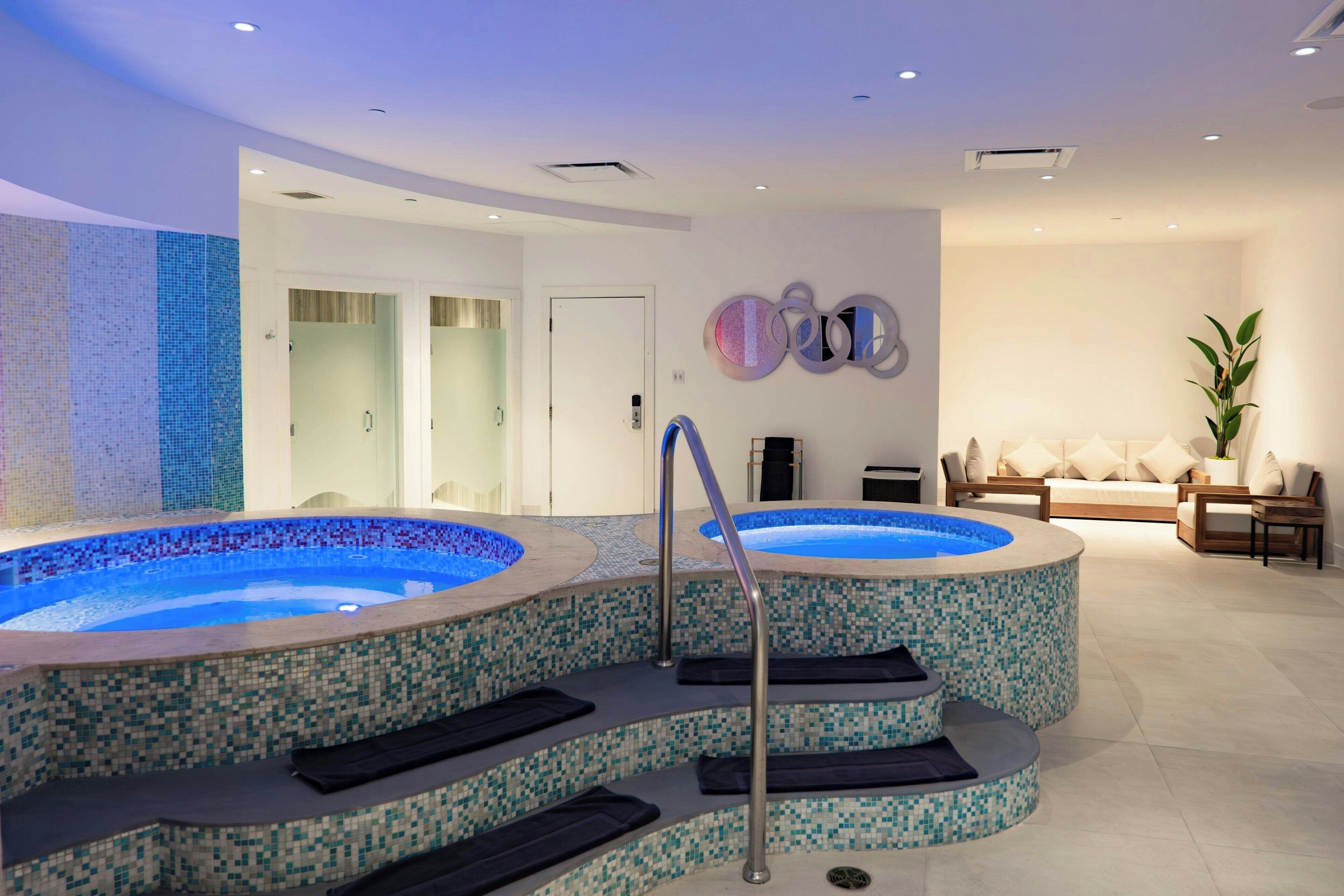 Massagens desportivas, massagens na praia, bandagem corporal