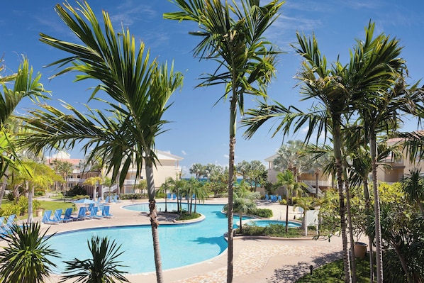 3 outdoor pools, pool umbrellas, pool loungers