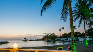 4 bars/lounges, 2 poolside bars, 2 beach bars