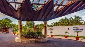 Entrada de la propiedad