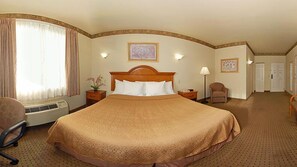 In-room safe, iron/ironing board, free WiFi, bed sheets - Vivo Living New Braunfels North (New Braunfels)