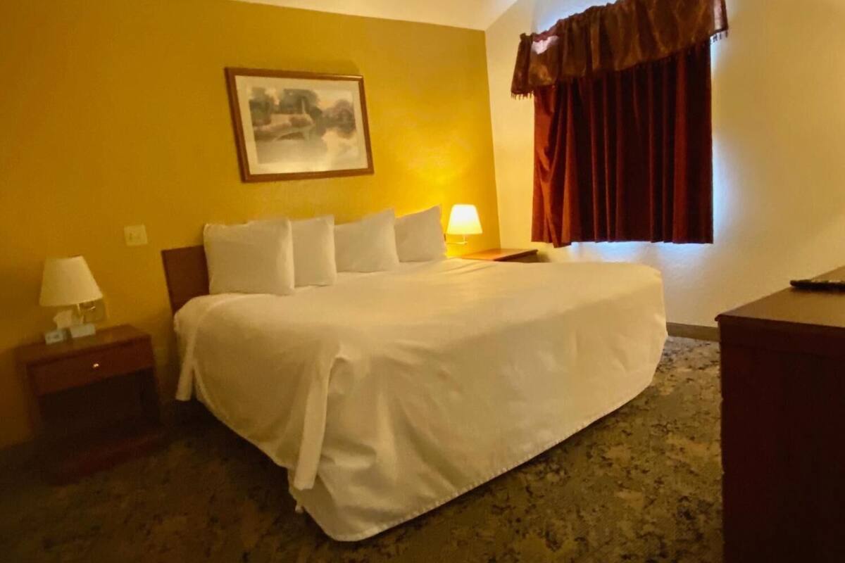 desk, blackout curtains, iron/ironing board, free wifi