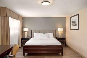 Suite Deluxe, 1 très grand lit, non-fumeur | Baignoire à hydromassage