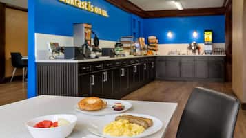 Free daily buffet breakfast