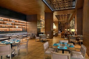 3 restaurants, breakfast, lunch, dinner served; Asian cuisine 