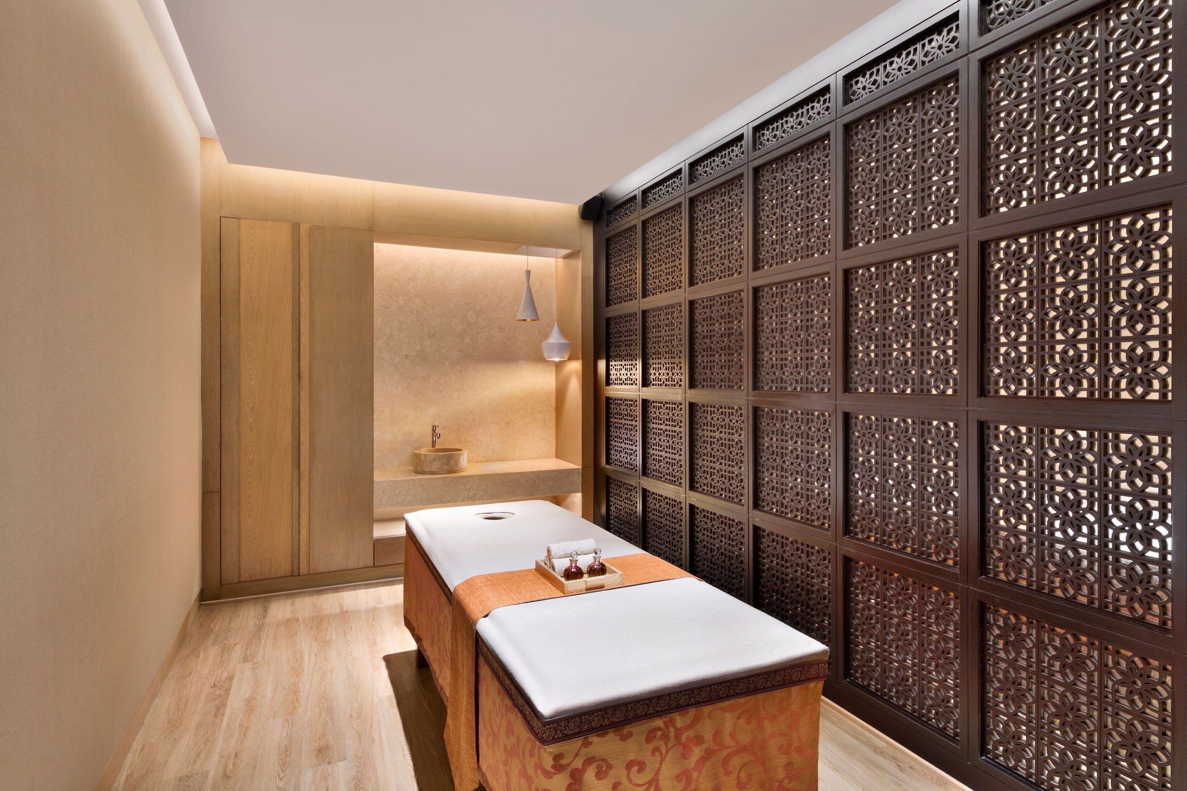 Espace de soins pour les couples, bain à remous, hammam, soins corporels