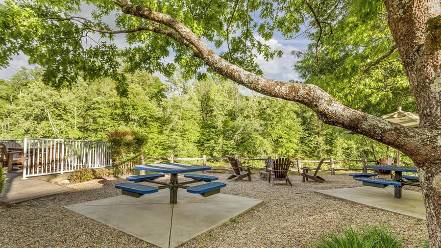 Best Western Plus River Escape Inn & Suites