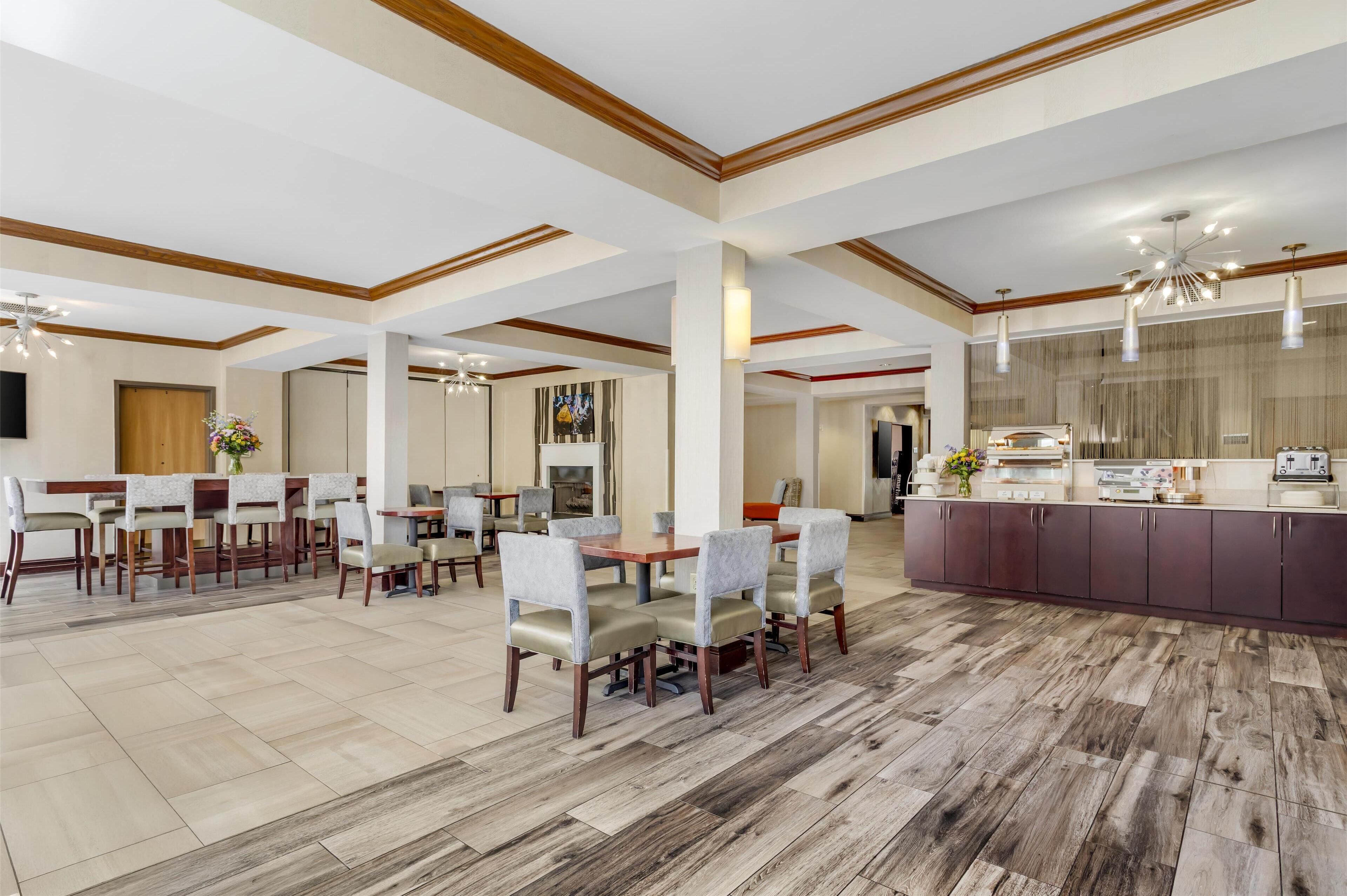 free daily full breakfast