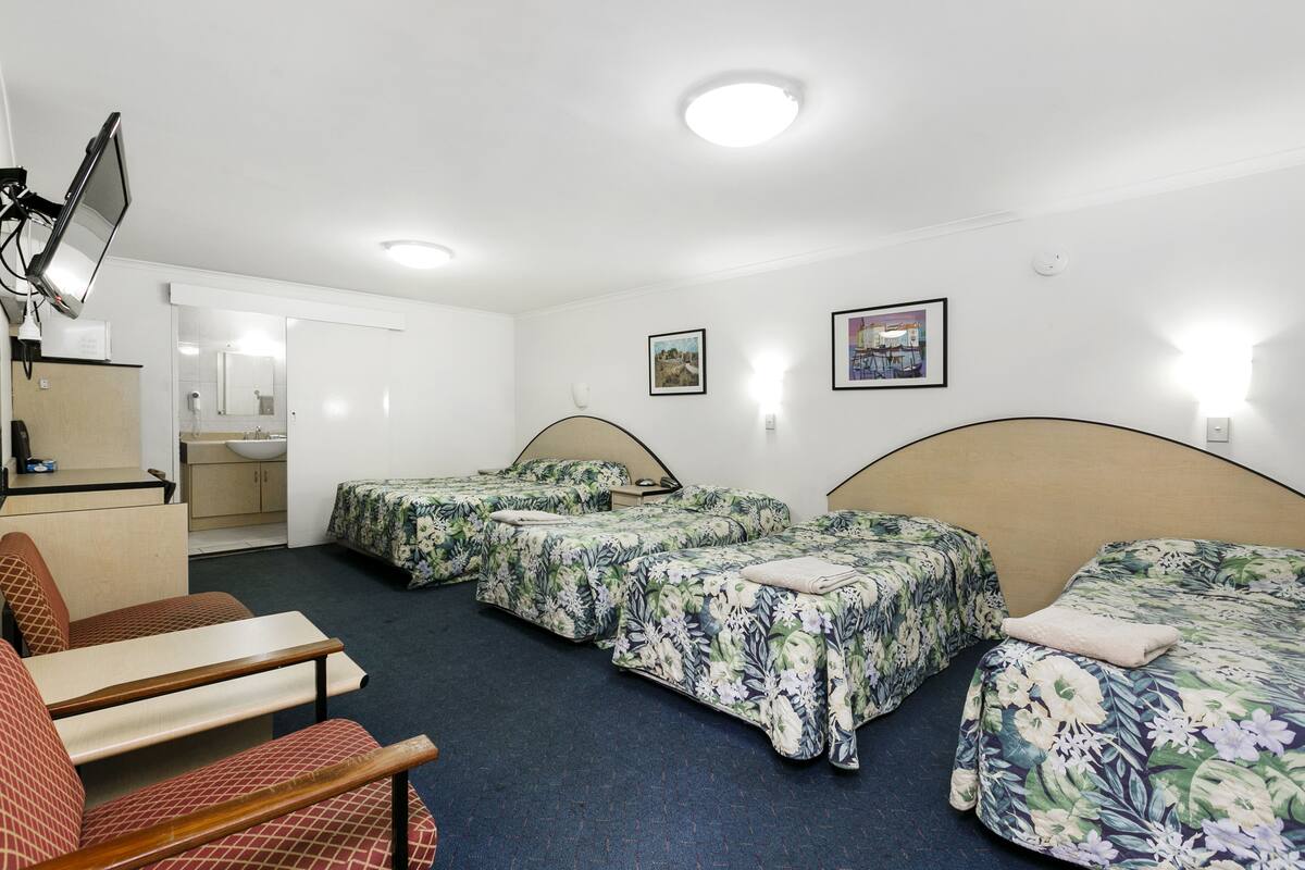 Family Room, 2 Bedrooms