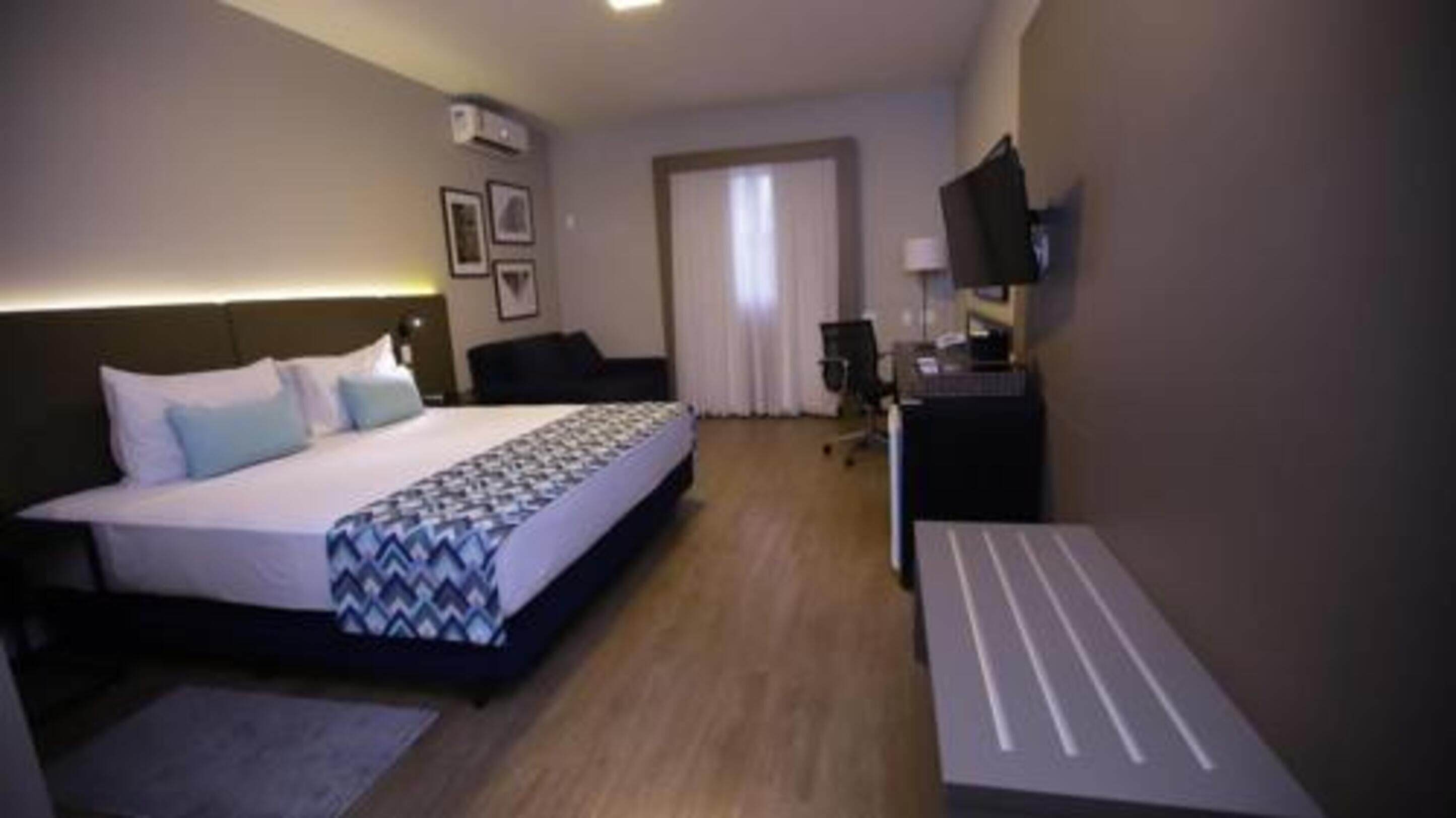 Minibar, desk, free WiFi, bed sheets