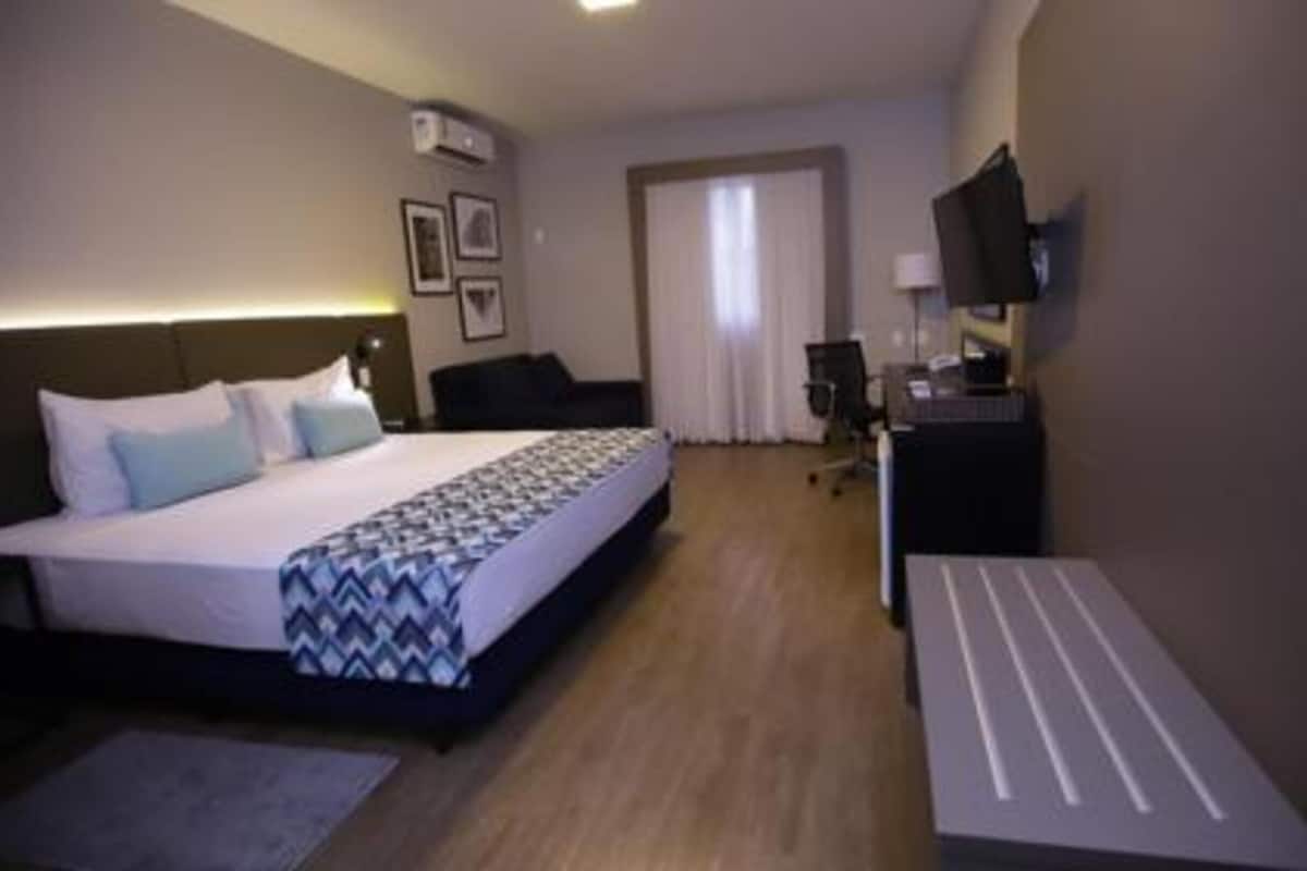 ミニバー、デスク、WiFi (無料)、ベッドシーツ