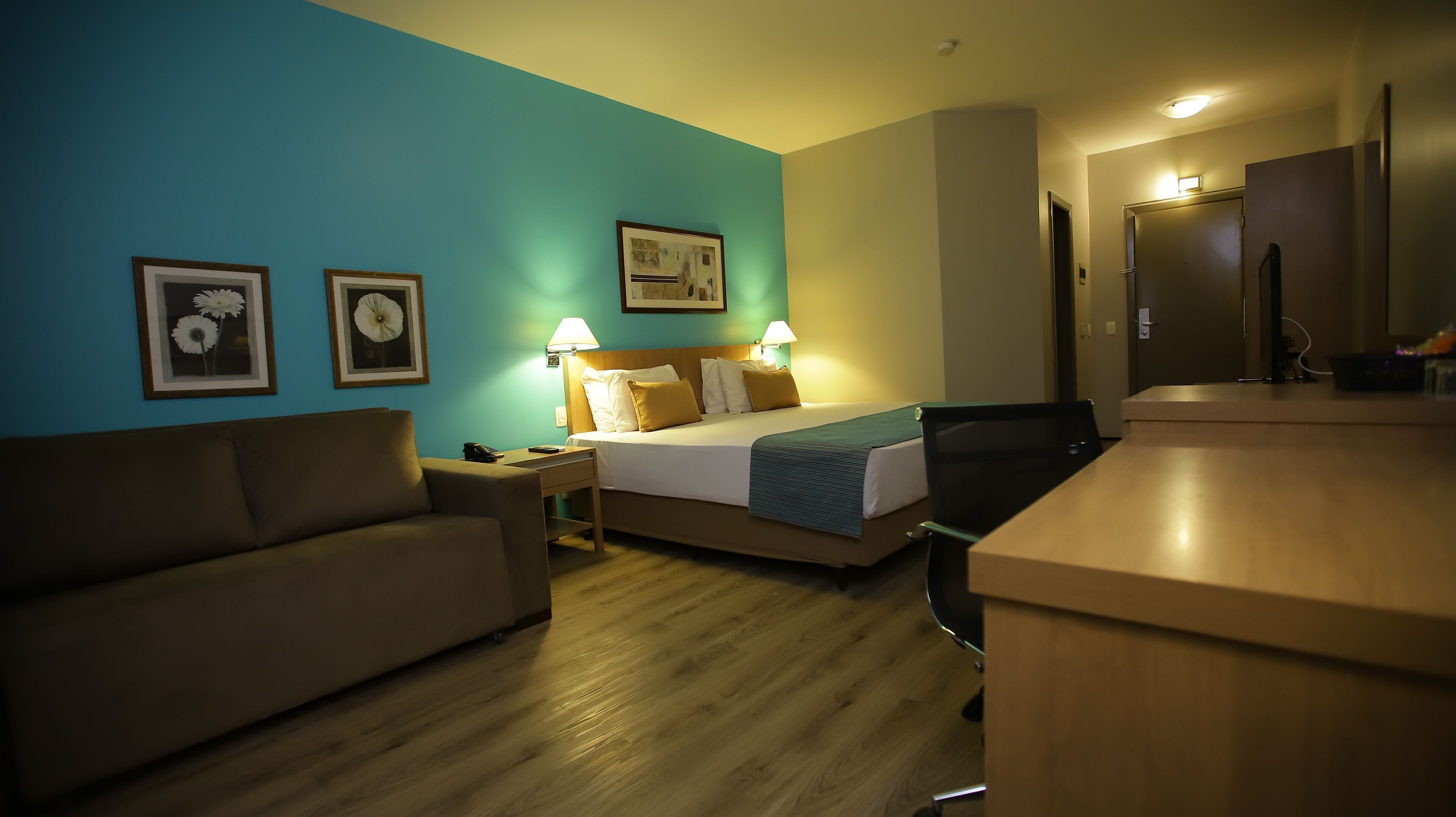 Minibar, desk, free WiFi, bed sheets