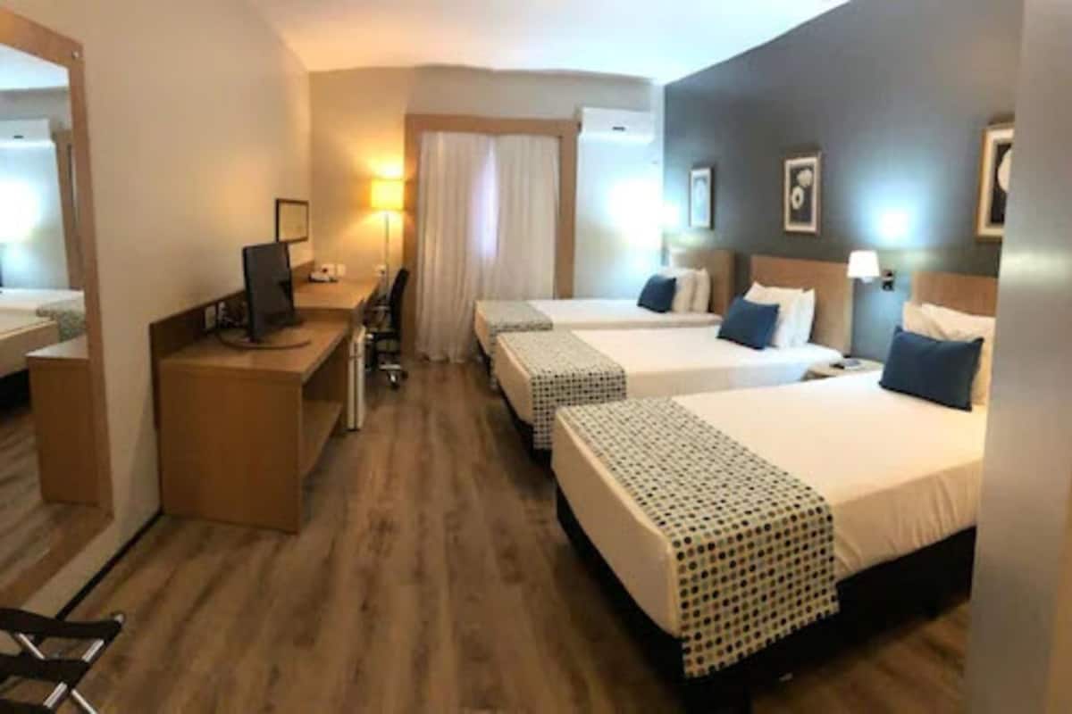 Minibar, desk, free WiFi, bed sheets