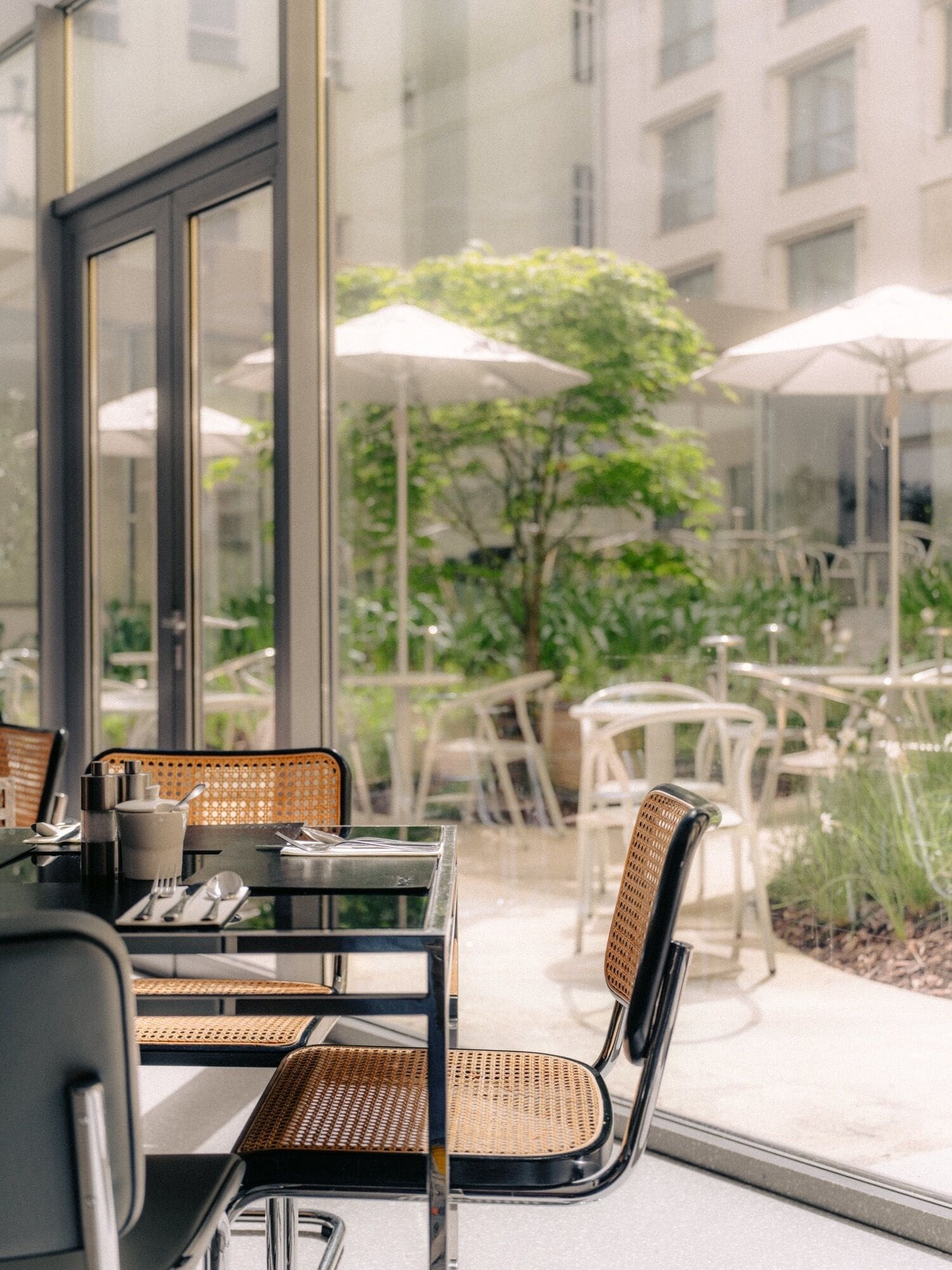 Daily buffet breakfast (CZK 740 per person)