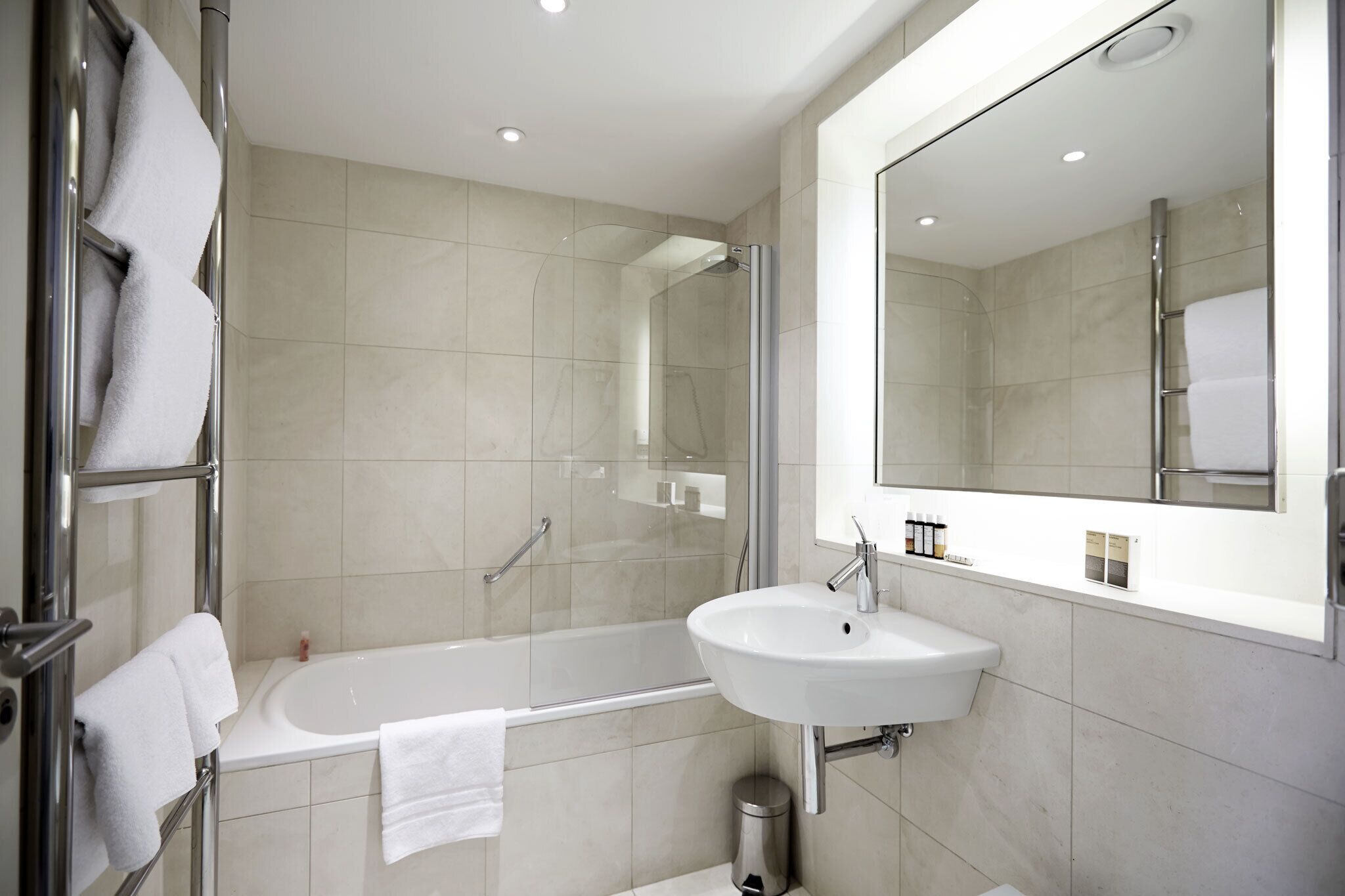 superior room, non smoking | bathroom | shower, designer toiletries, hair dryer, bathrobes