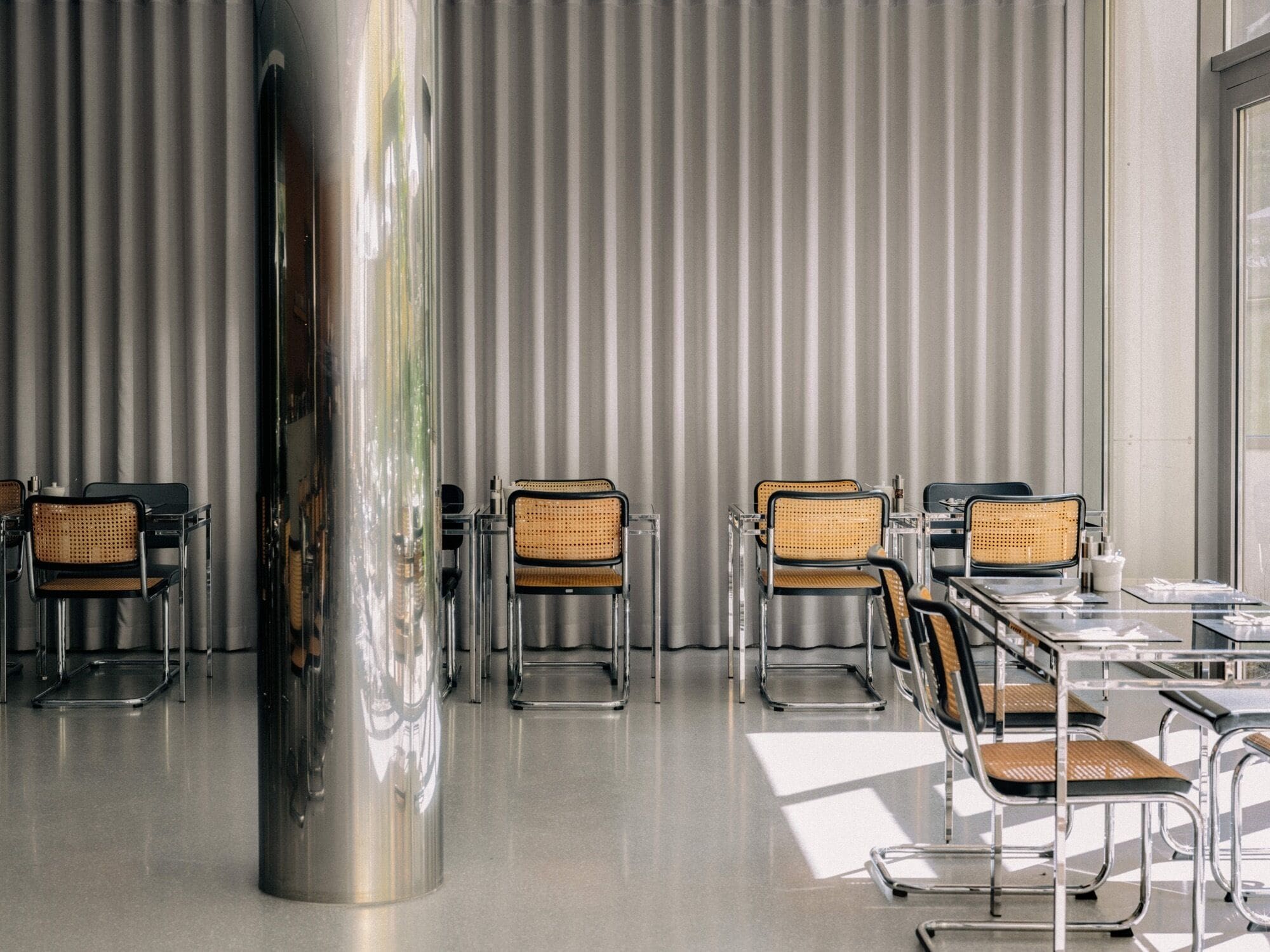 Daily buffet breakfast (CZK 740 per person)