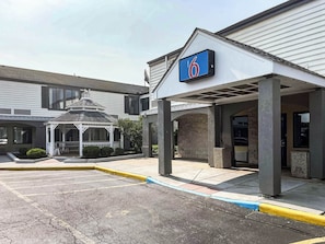 Front of property - Motel 6 Newark, DE (Newark)