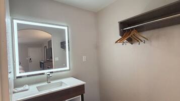 Blackout curtains, free WiFi, bed sheets