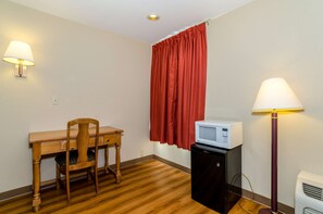 Mini fridge - Motel 6 Newark, DE (Newark)