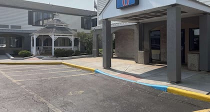 Motel 6 Newark, DE