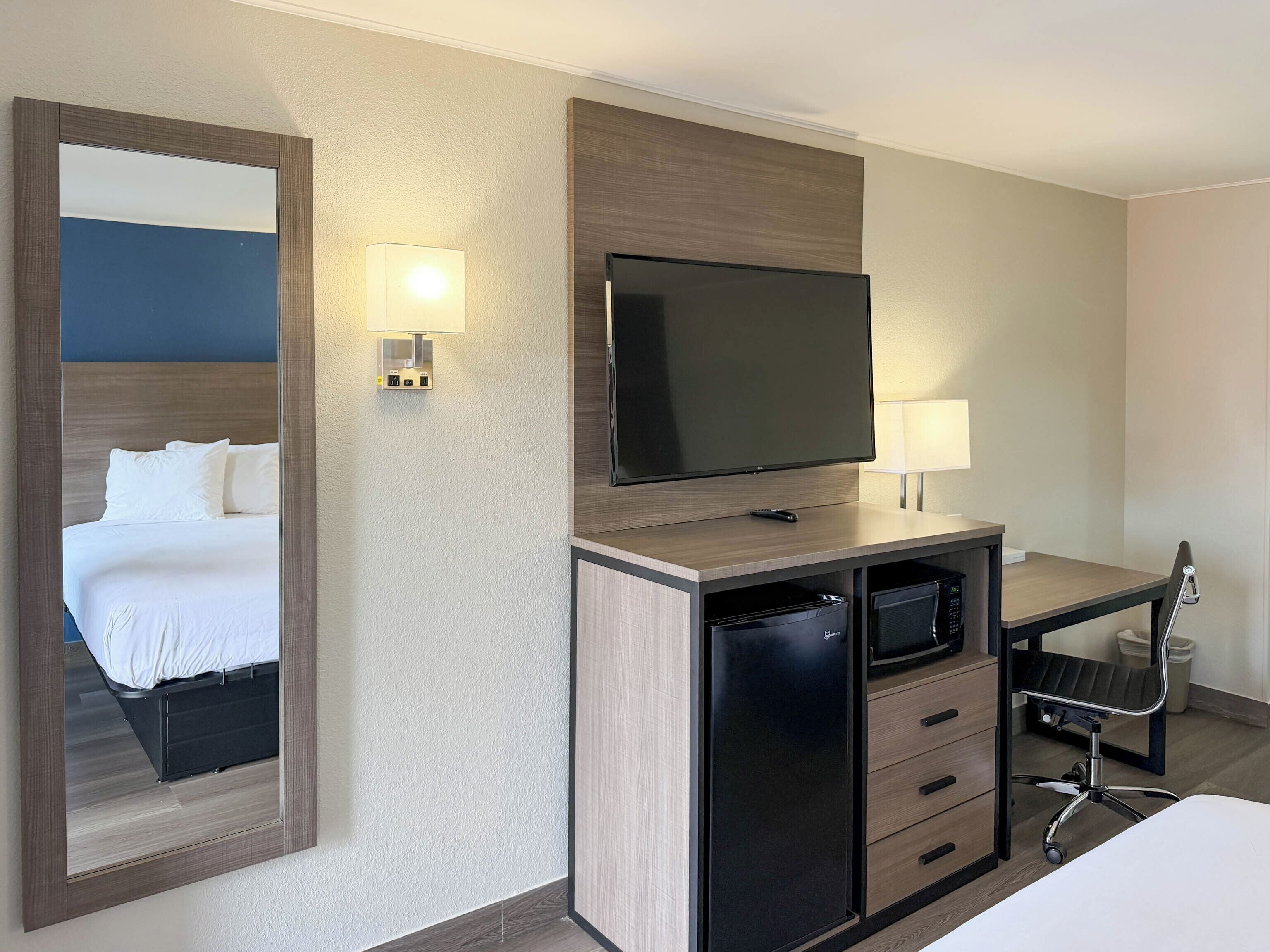 Blackout curtains, free WiFi, bed sheets