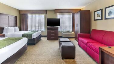 Comfort Suites Wilmington near Downtown