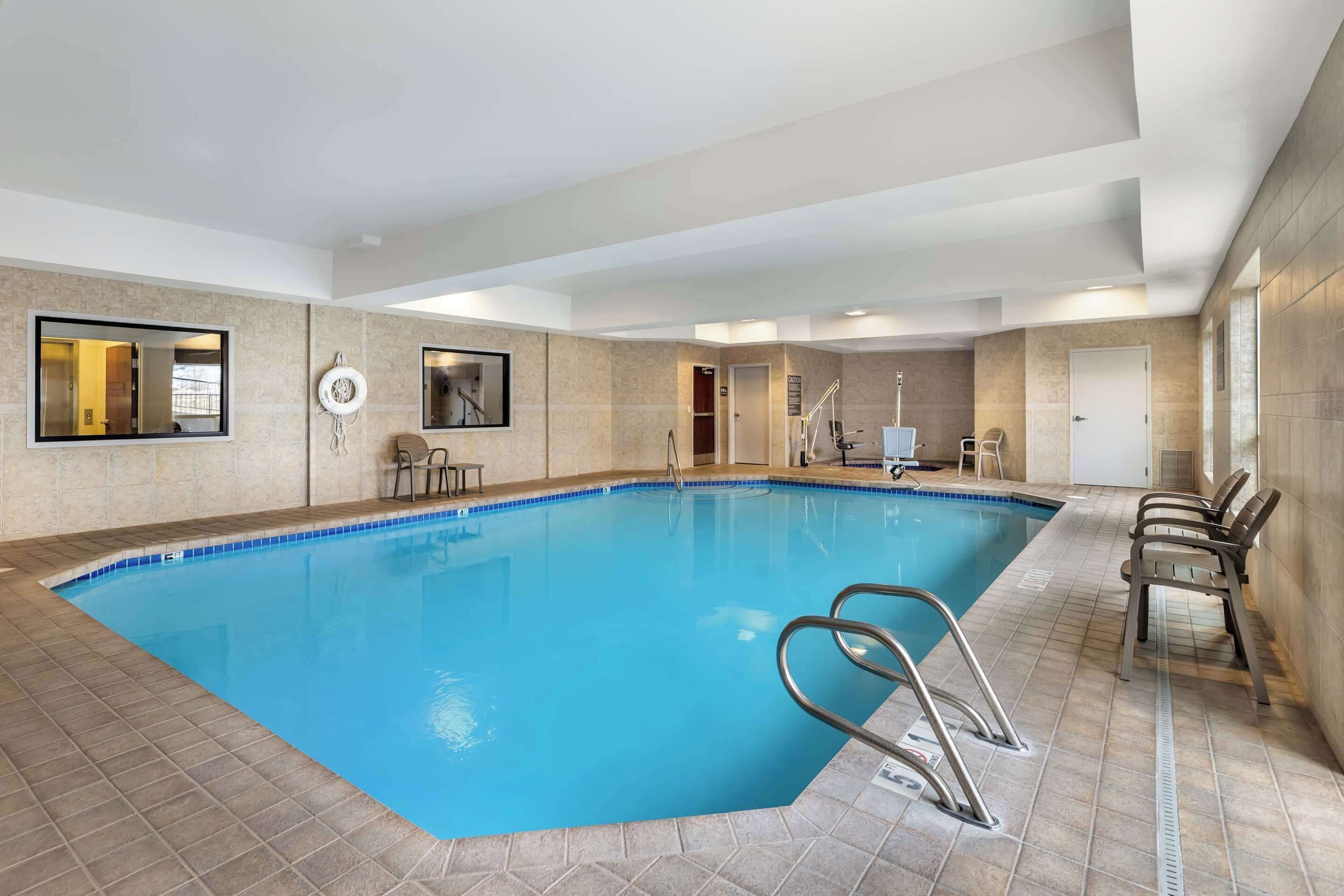 indoor pool, open 6:00 am to 11:00 pm, pool loungers