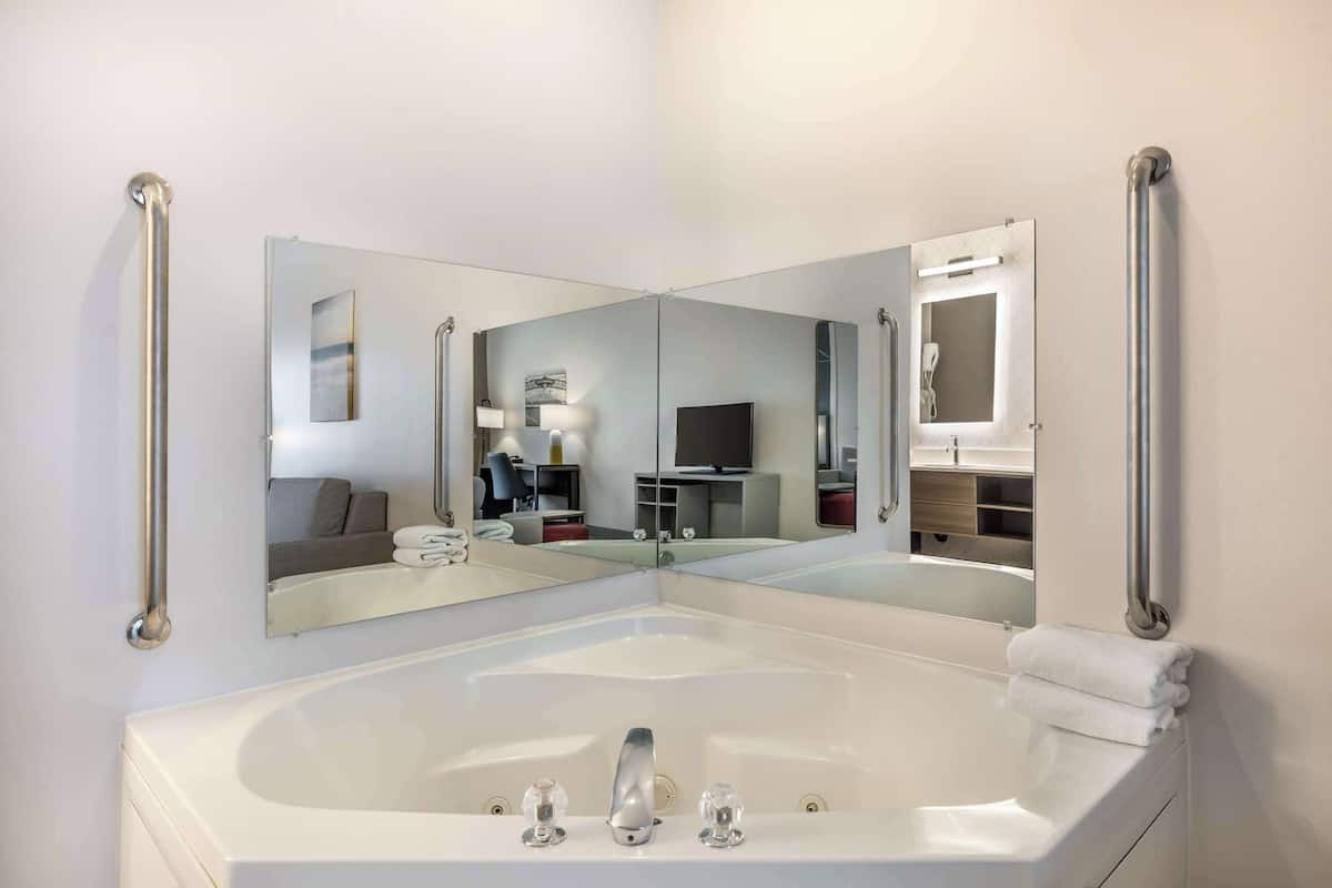 premium bedding, individually decorated, individually furnished, desk