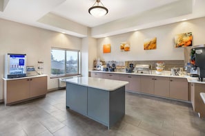 Free daily continental breakfast