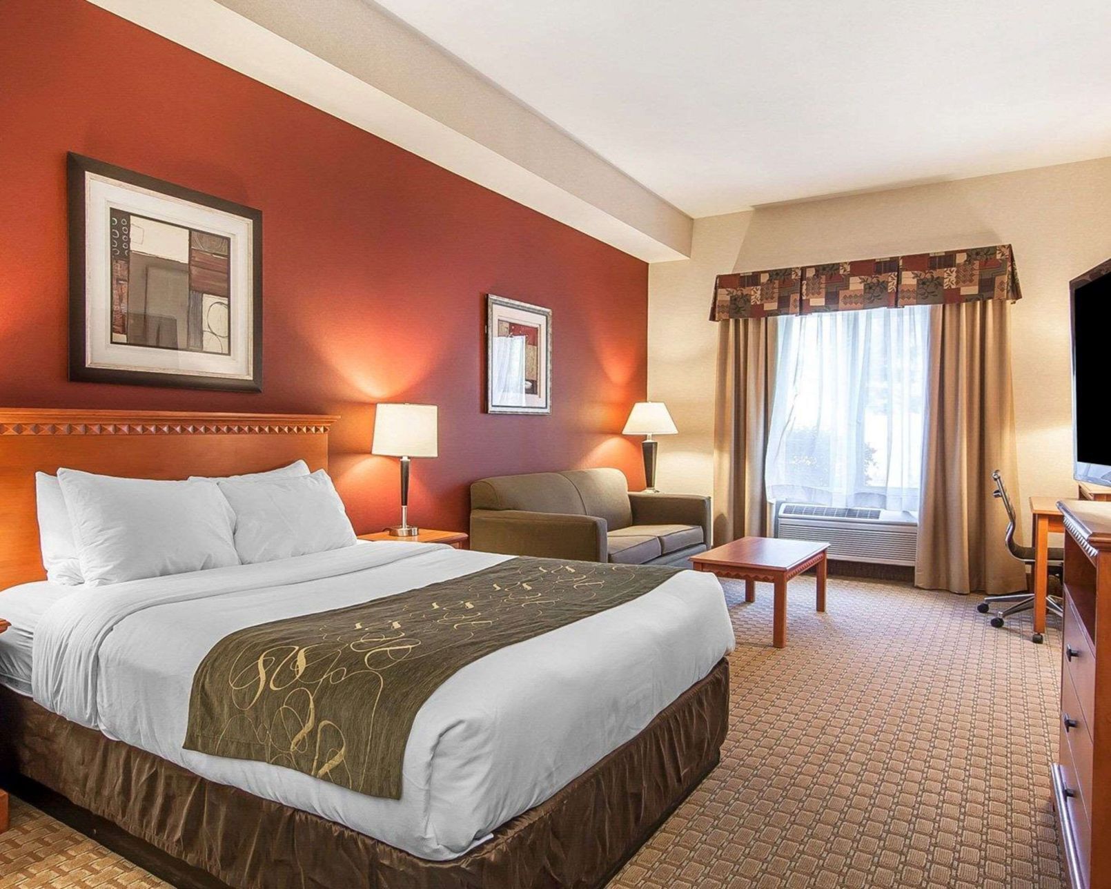 Premium bedding, individually decorated, individually furnished, desk