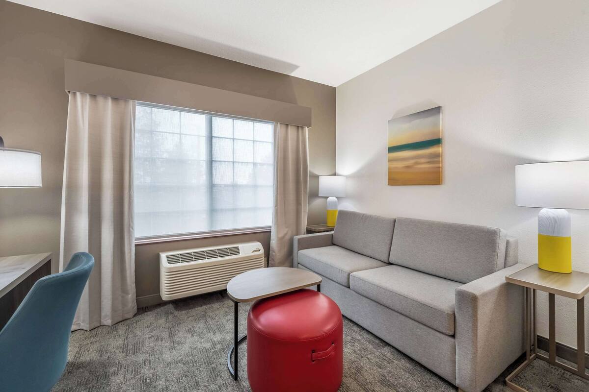 suite, 2 queen beds, non smoking | premium bedding, individually decorated, individually furnished, desk