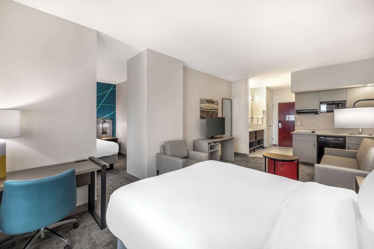 Suite, 2 Queen Beds, Non Smoking, Kitchen | Private kitchen