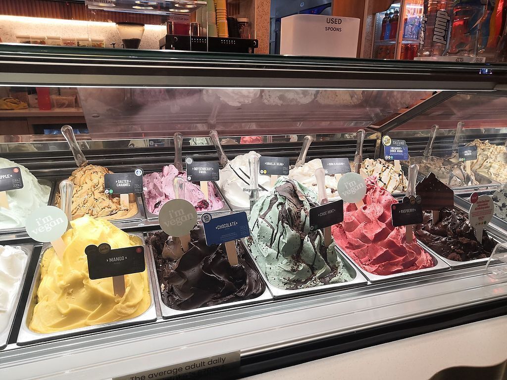 6 restaurants, breakfast, lunch, dinner served; mediterranean cuisine